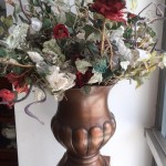 כלי נוי מנחושת גיגי מאיטליה בשילוב פרחים מיוחדים